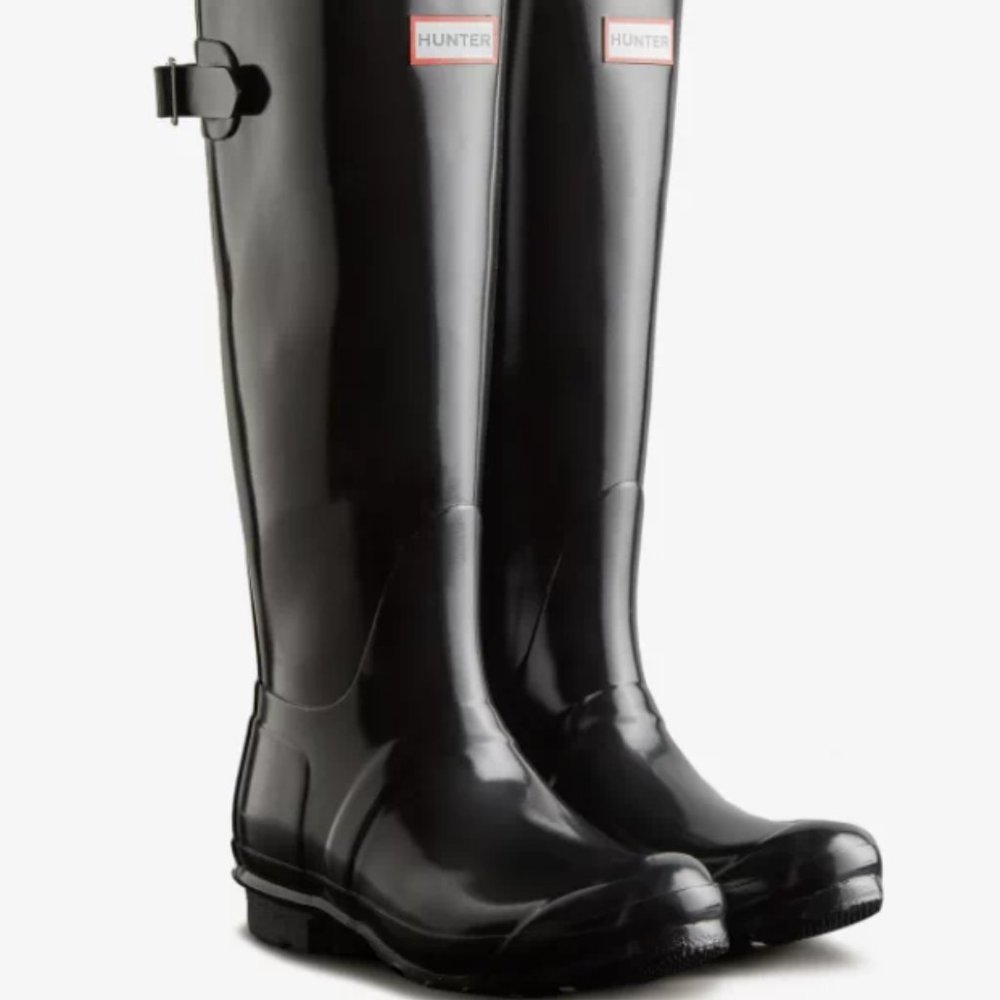 Hunter Original Tall Back Adjustable Gloss Rain Boots in Black, size 5